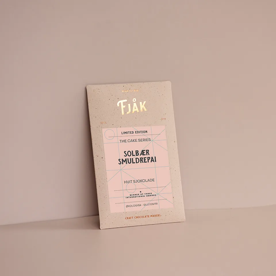 Fjåk Chocolate Solbær Smuldrepai sjokolade bær